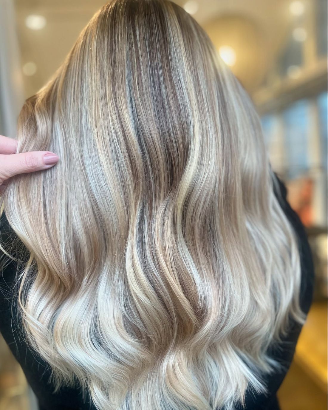 Lys balayage lavet hos Queens i Virum