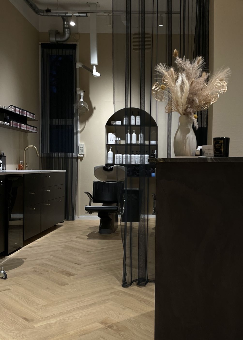 Queens frisørsalon på Virum Torv