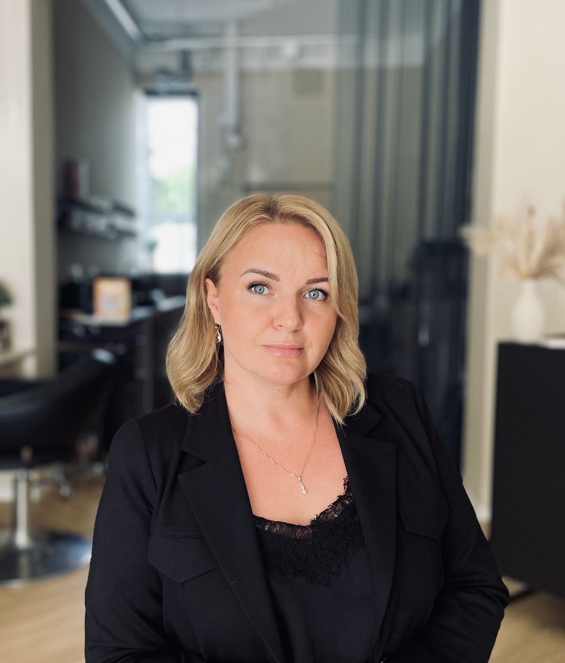 Ausra Sniras-Gri, frisør og indehaver af Queens